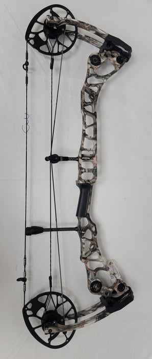 Mathews Halon Compound Bow 70# 31" Right Hand - Lost Camo XD